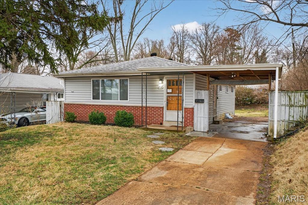 212 Lakeside Drive Ballwin, MO 63021 - Photo 2 of 28