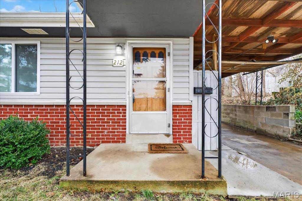 212 Lakeside Drive Ballwin, MO 63021 - Photo 3 of 28