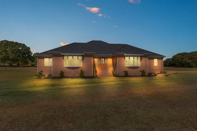 $529,999 | 2239 Steam Mill Ferry Road, Jackson, TN 38301