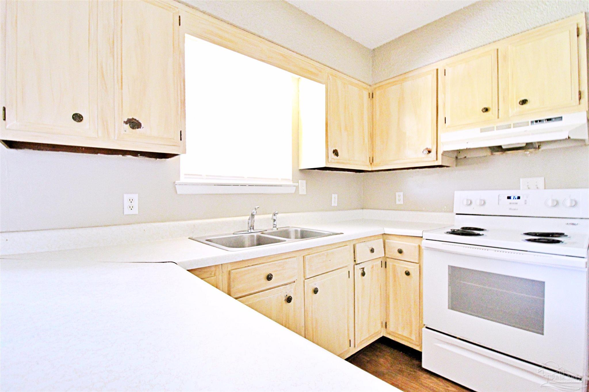 5772 Scotland Road Pensacola, FL 32526 - Photo 3 of 14 Gallery Image 3