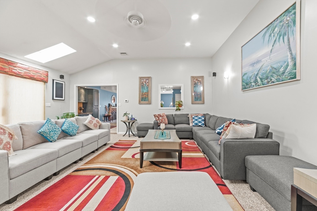 8 Island Road Franklin, MA 02038 - Photo 14 of 42 Gallery Image 14