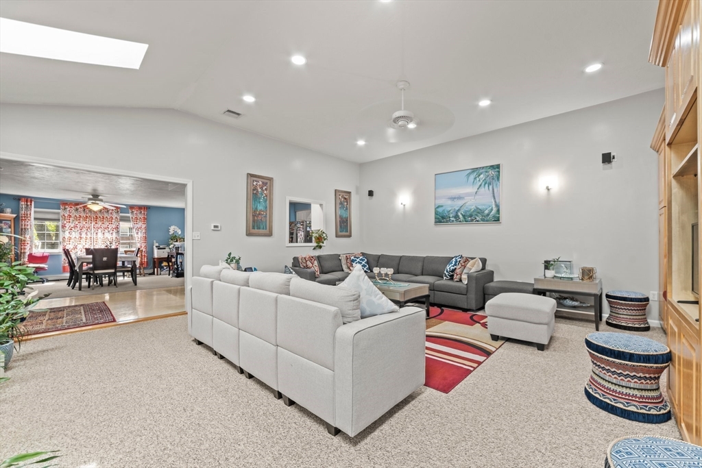 8 Island Road Franklin, MA 02038 - Photo 15 of 42 Gallery Image 15