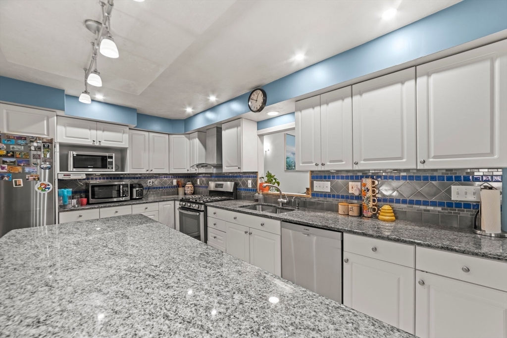 8 Island Road Franklin, MA 02038 - Photo 17 of 42 Gallery Image 17