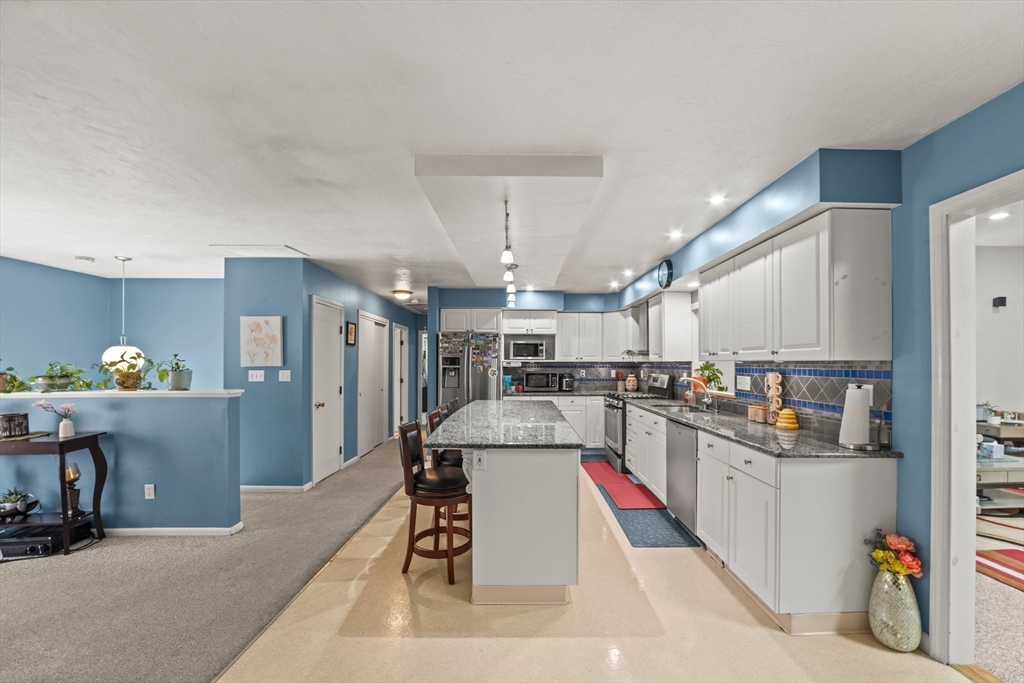 8 Island Road Franklin, MA 02038 - Photo 20 of 42 Gallery Image 20