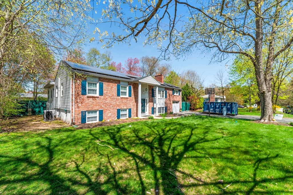 8 Island Road Franklin, MA 02038 - Photo 3 of 42 Gallery Image 3