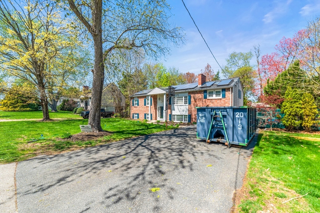 8 Island Road Franklin, MA 02038 - Photo 4 of 42 Gallery Image 4
