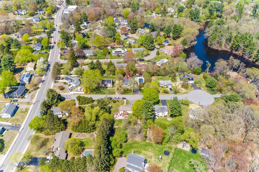 8 Island Road Franklin, MA 02038 - Photo 6 of 42 Gallery Image 6