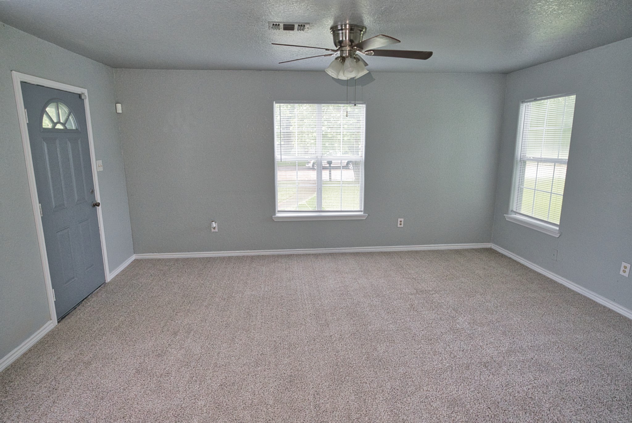 1619 West 8th Street Freeport, TX 77541 - Photo 14 of 35 Large living area