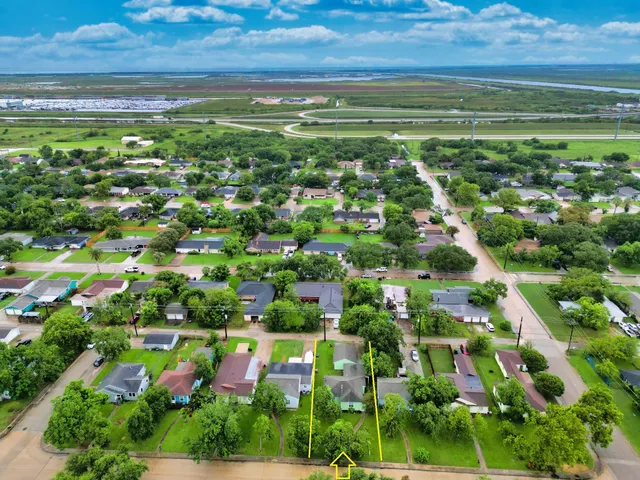 $145,000 | 1619 West 8th Street, Freeport, TX 77541