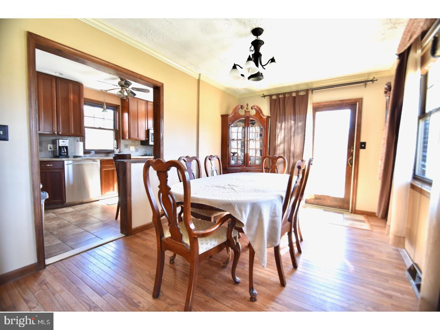 801 Marchman Road Philadelphia, PA 19115 - Photo 4 of 21 Dining Room