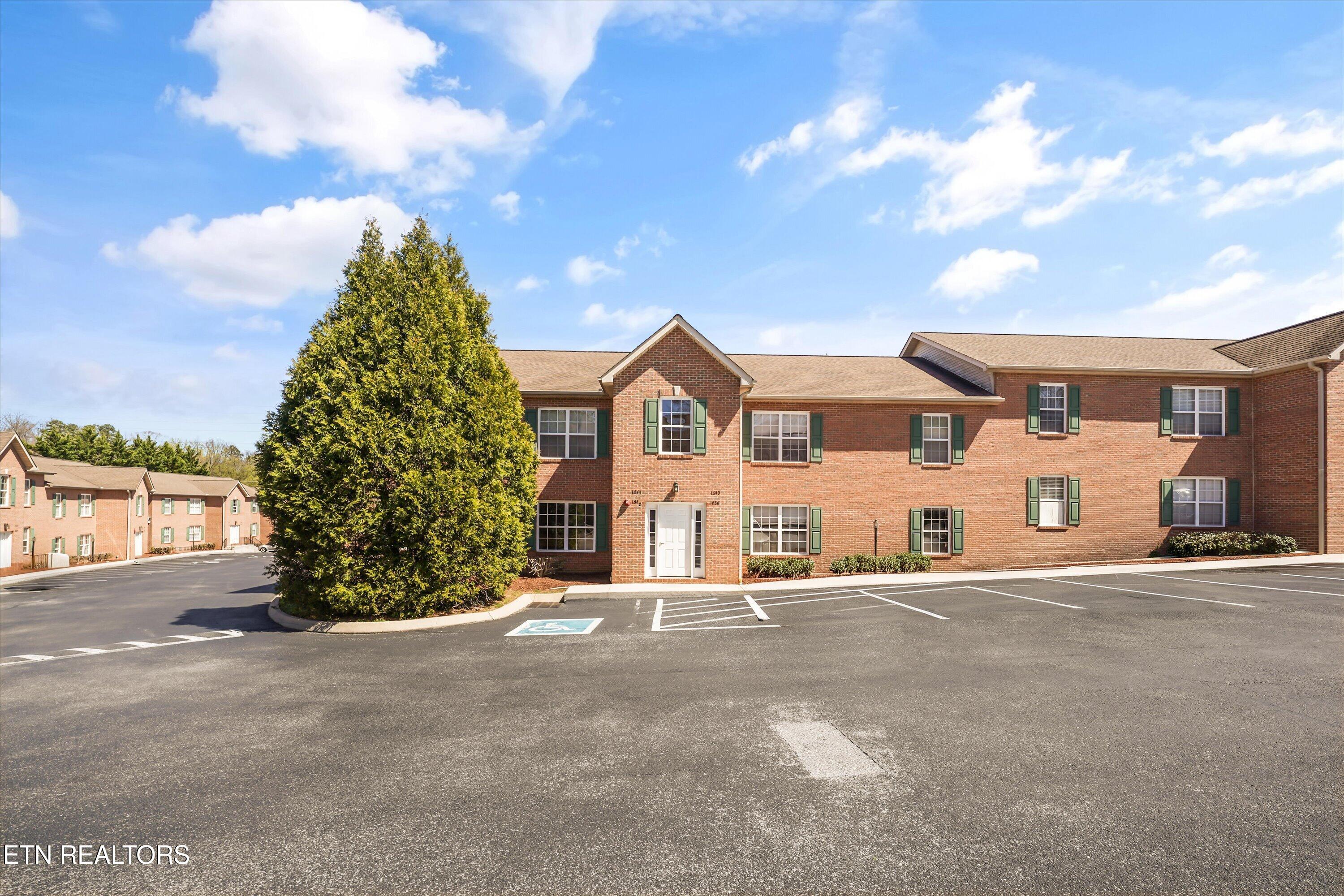 1638 Maple View Way Knoxville, TN 37918 - Photo 2 of 25 1000001776