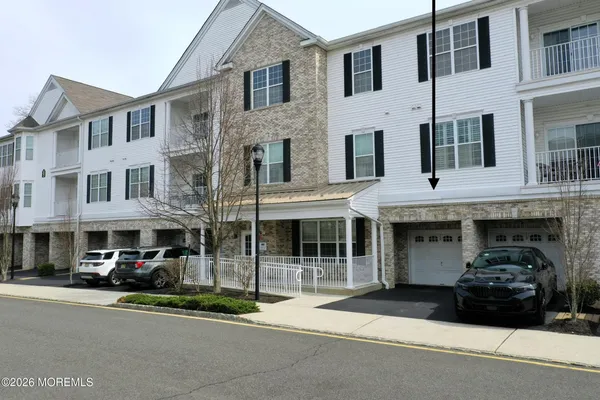 $3,200 | 112 Regency Court, Unit 112, Morganville, NJ 07751