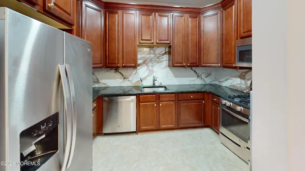 $3,200 | 112 Regency Court, Unit 112, Morganville, NJ 07751