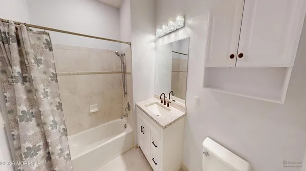 $3,200 | 112 Regency Court, Unit 112, Morganville, NJ 07751