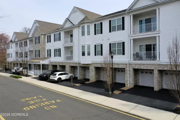 $3,200 | 112 Regency Court, Unit 112, Morganville, NJ 07751