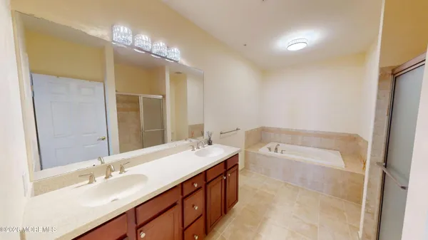 $3,200 | 112 Regency Court, Unit 112, Morganville, NJ 07751