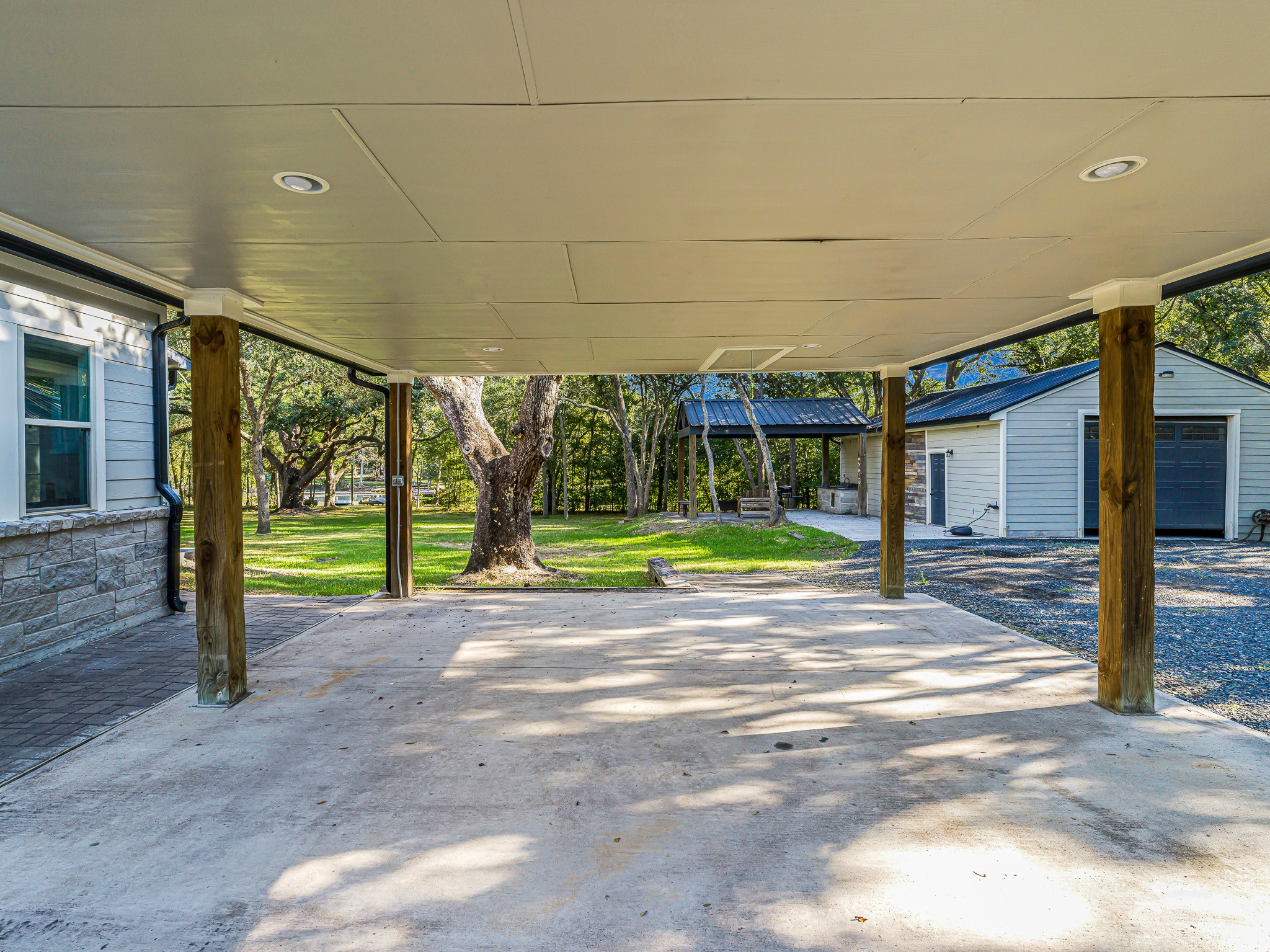 18117 FM 762 Road Needville, TX 77461 - Photo 29 of 37 a view of a volley ball court