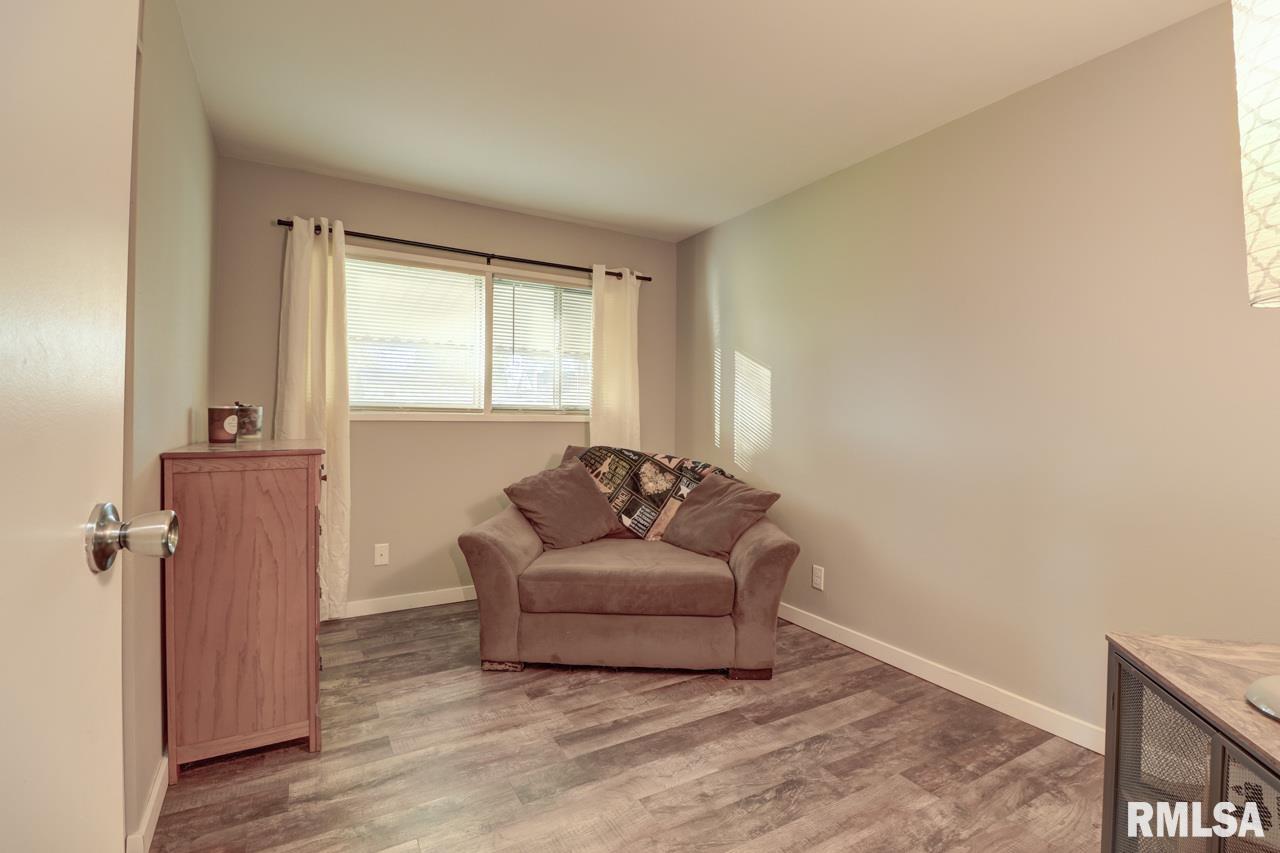 807 West 18th Street Sterling, IL 61081 - Photo 8 of 22