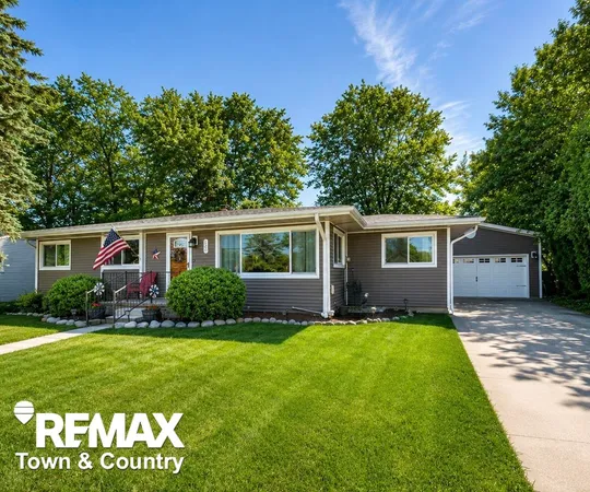 $269,000 | 520 Sunnyside Drive, Flushing, MI 48433
