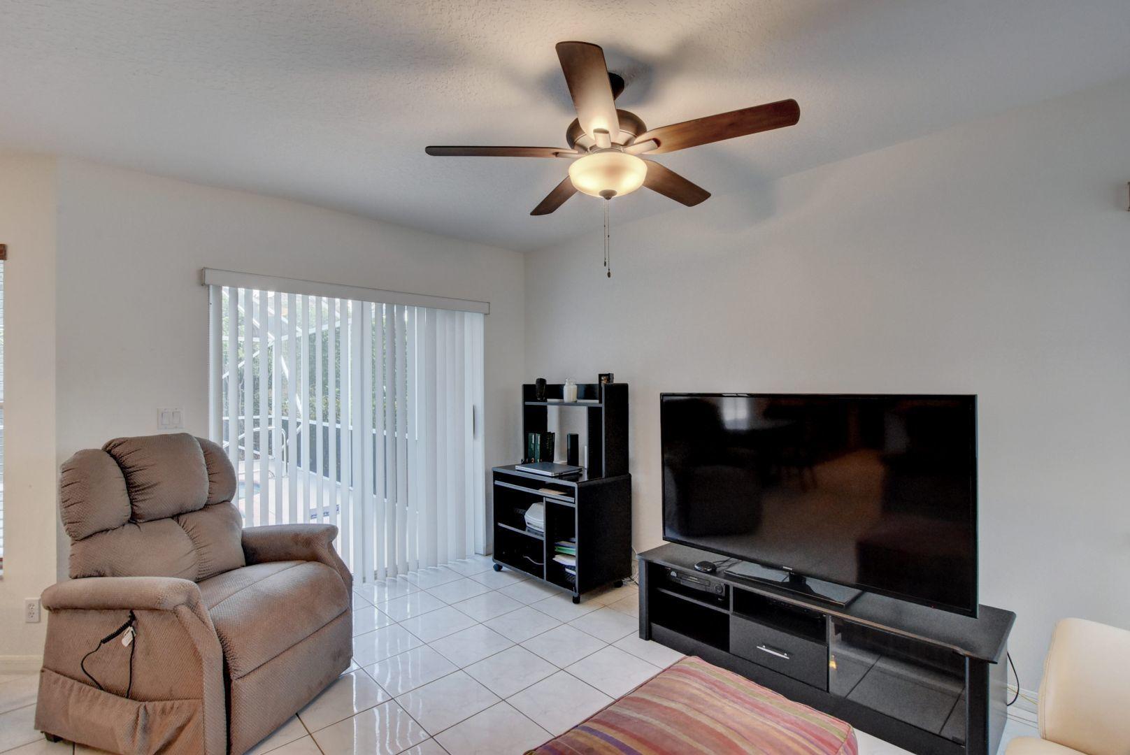 10869 Handel Place Boca Raton, FL 33498 - Photo 20 of 34 Family Room
