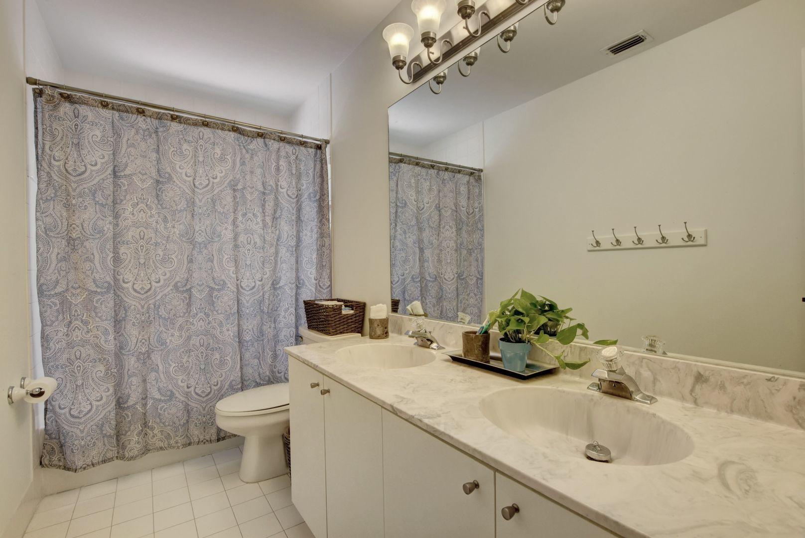 10869 Handel Place Boca Raton, FL 33498 - Photo 31 of 34 Guest Bath