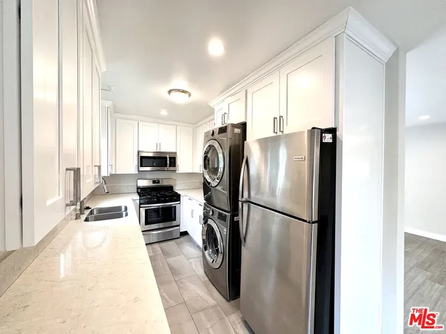 $2,995 | 1051 South Sherbourne Drive, Unit 6, Los Angeles, CA 90035