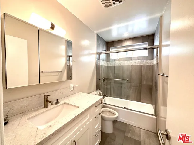 $2,995 | 1051 South Sherbourne Drive, Unit 6, Los Angeles, CA 90035