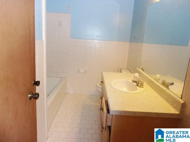20 8th Court Southwest Birmingham, AL 35211 - Photo 3 of 11