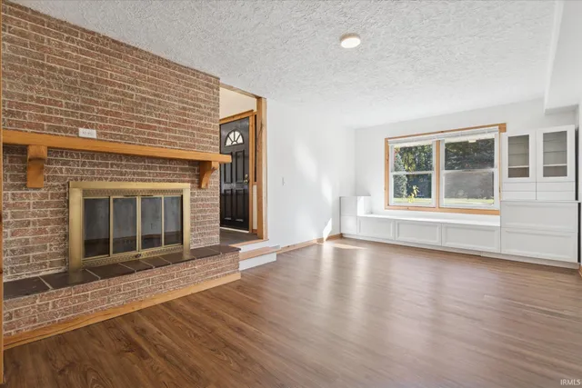 $425,000 | 57655 County Road 18, Goshen, IN 46528