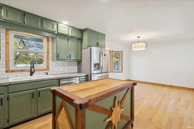 $425,000 | 57655 County Road 18, Goshen, IN 46528