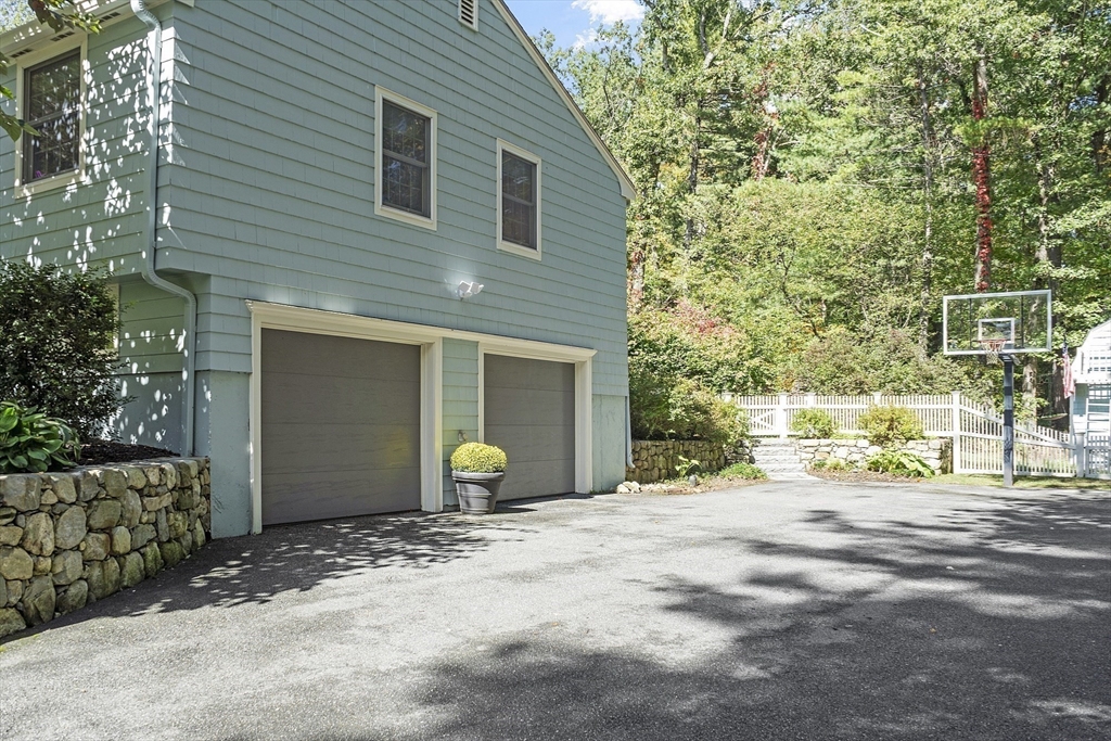 41 West Parish Drive Andover, MA 01810 - Photo 3 of 42