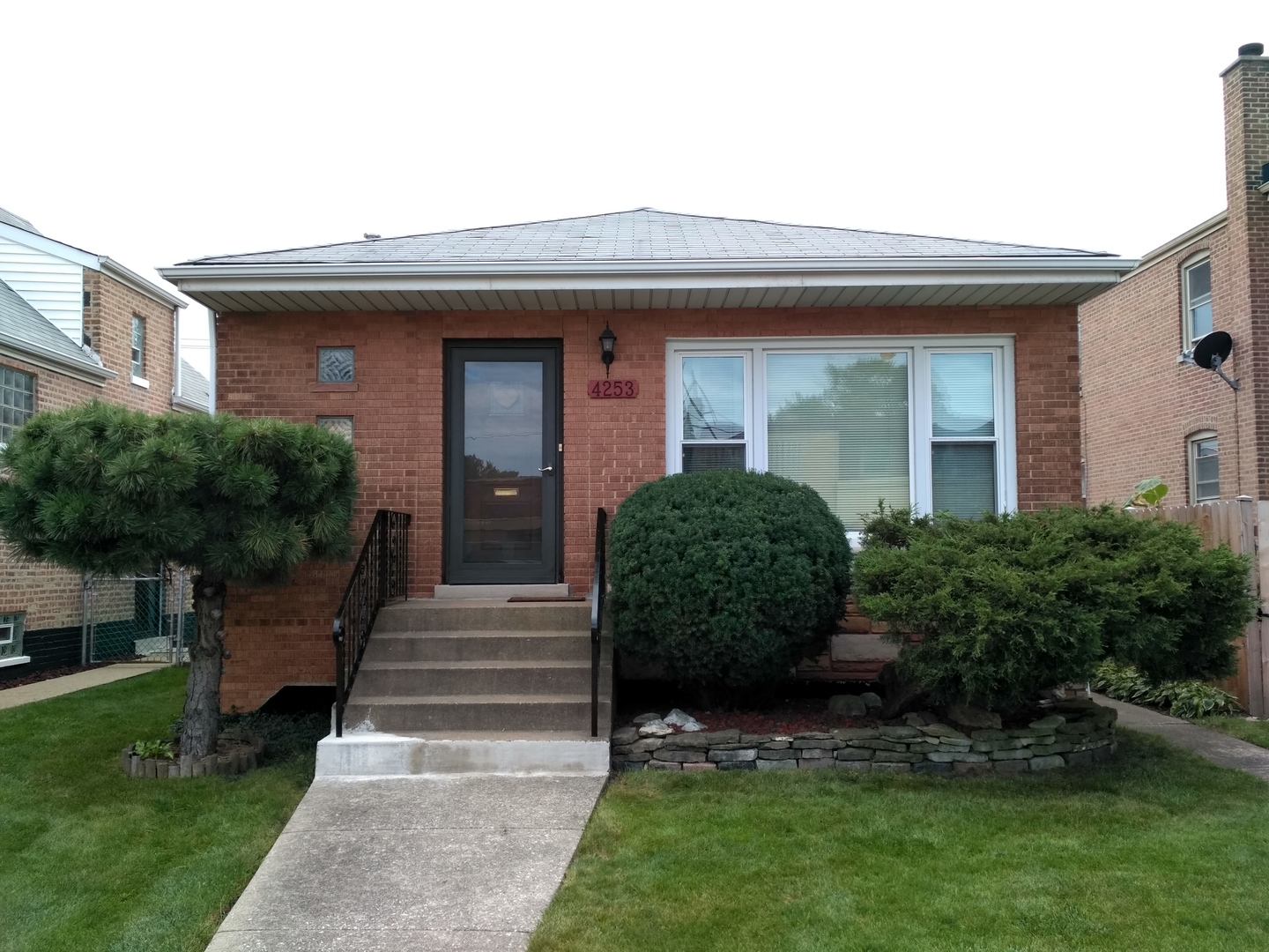 4253 West 55th Street Chicago, IL 60632 - Photo 2 of 26