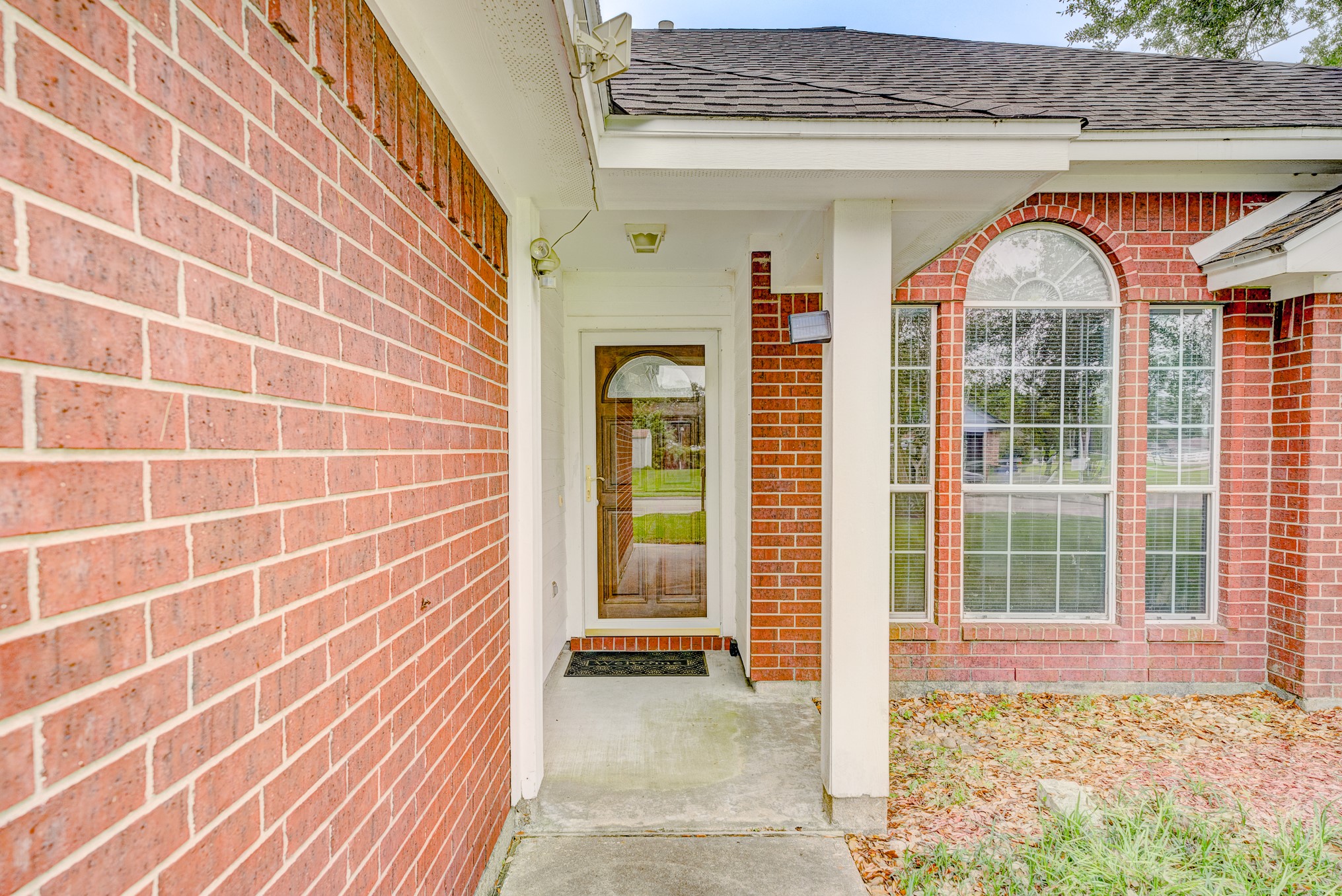 1140 Thomas Drive Angleton, TX 77515 - Photo 4 of 31