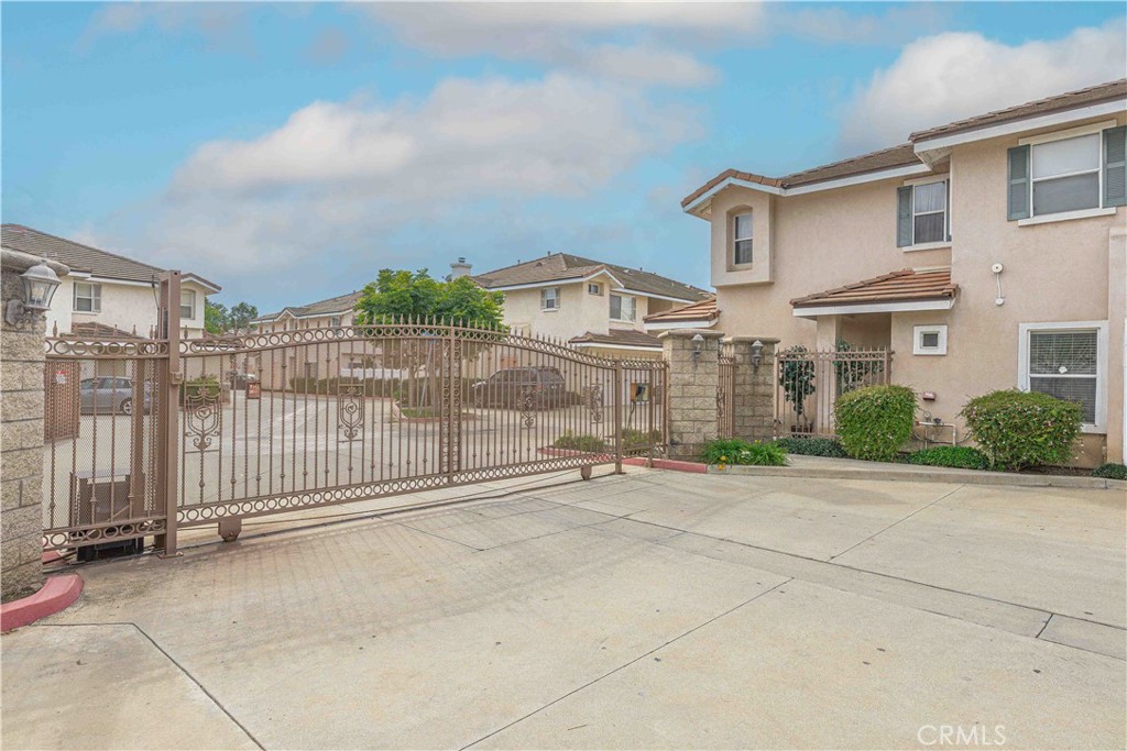 9027 Primavera Lane Cypress, CA 90630 - Photo 2 of 29