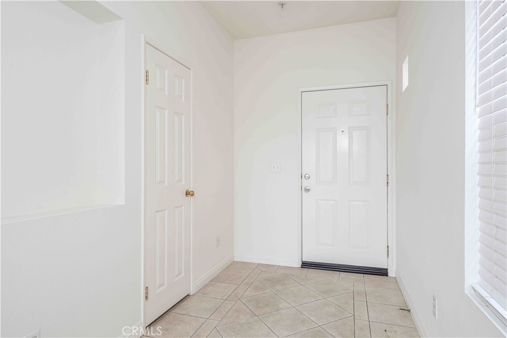 9027 Primavera Lane Cypress, CA 90630 - Photo 4 of 29