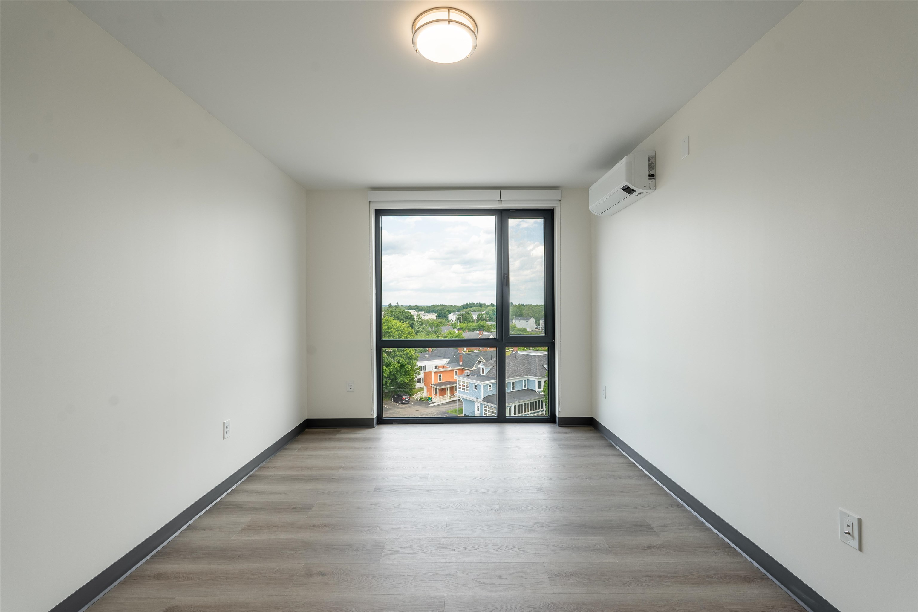 51 North Main Street, Unit 202 Rochester, NH 03867 - Photo 4 of 8