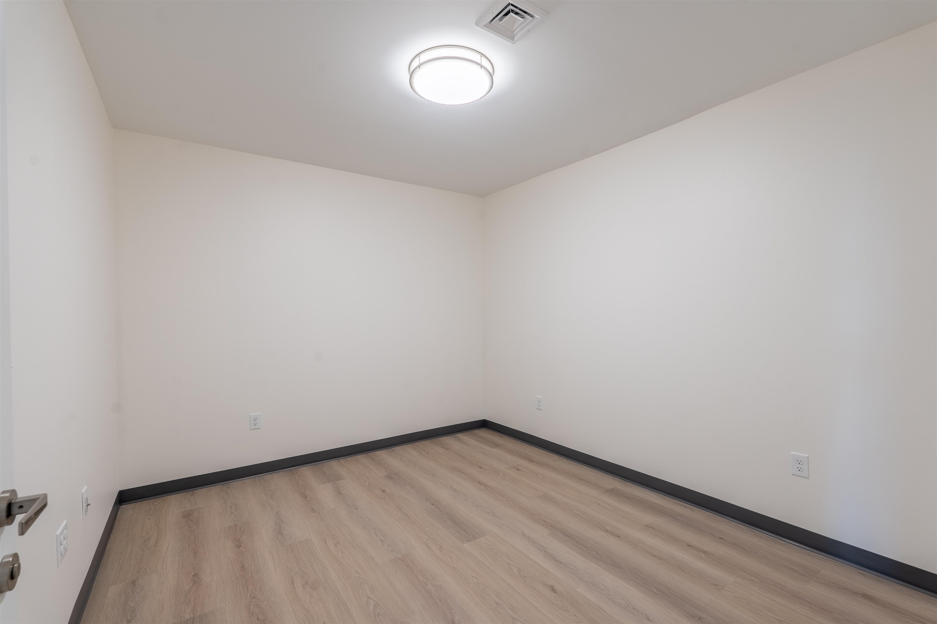 51 North Main Street, Unit 202 Rochester, NH 03867 - Photo 6 of 8