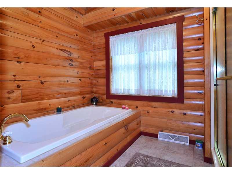 1454 Anderson Road Pittsburgh, PA 15209 - Photo 13 of 25 Master Bath/Spa.