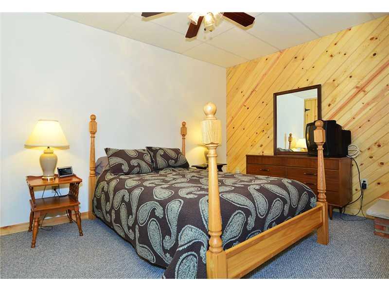 1454 Anderson Road Pittsburgh, PA 15209 - Photo 23 of 25 Bedroom.