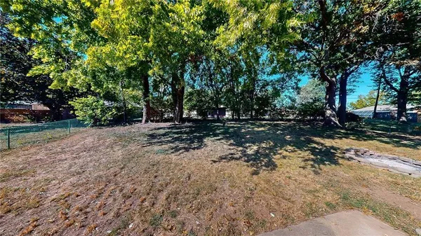 $250,000 | 909 Northwest Range Street, Blue Springs, MO 64015