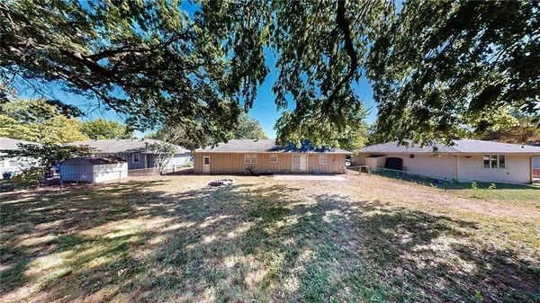 $250,000 | 909 Northwest Range Street, Blue Springs, MO 64015
