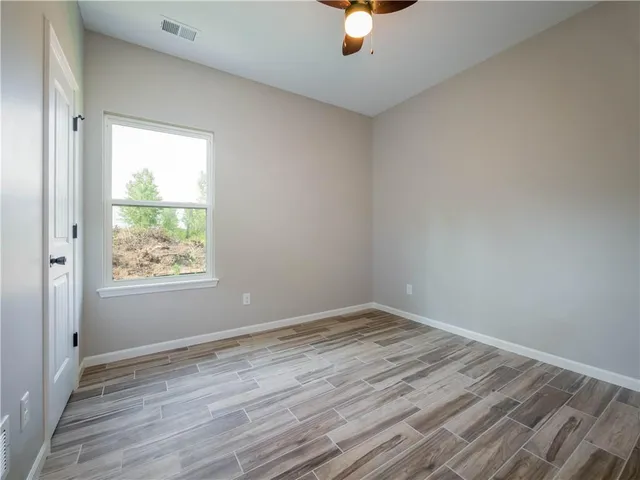 $399,900 | 900 North White Oaks Lane, Oak Grove, MO 64075