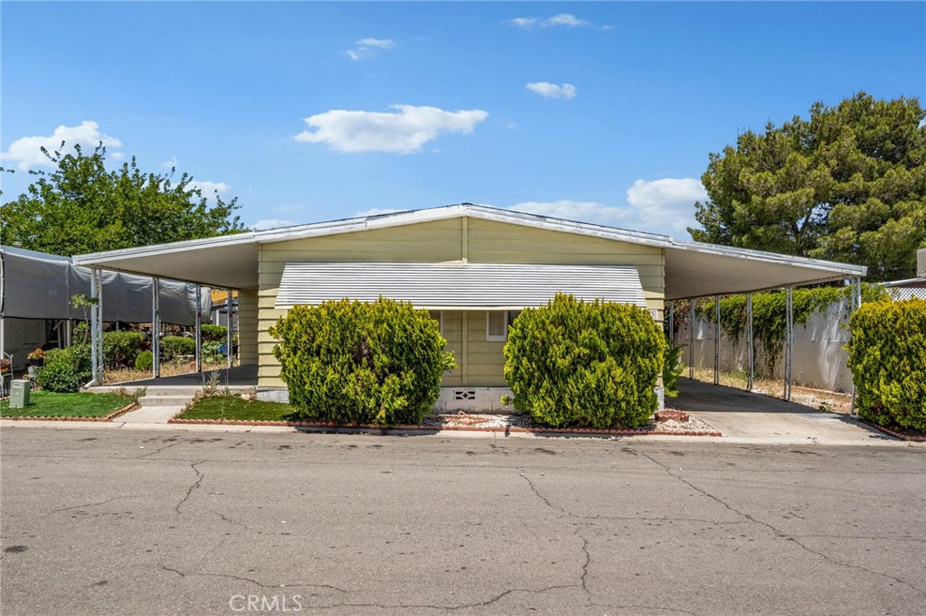 20683 Waalew Road, Unit B163 Apple Valley, CA 92307 - Photo 2 of 32