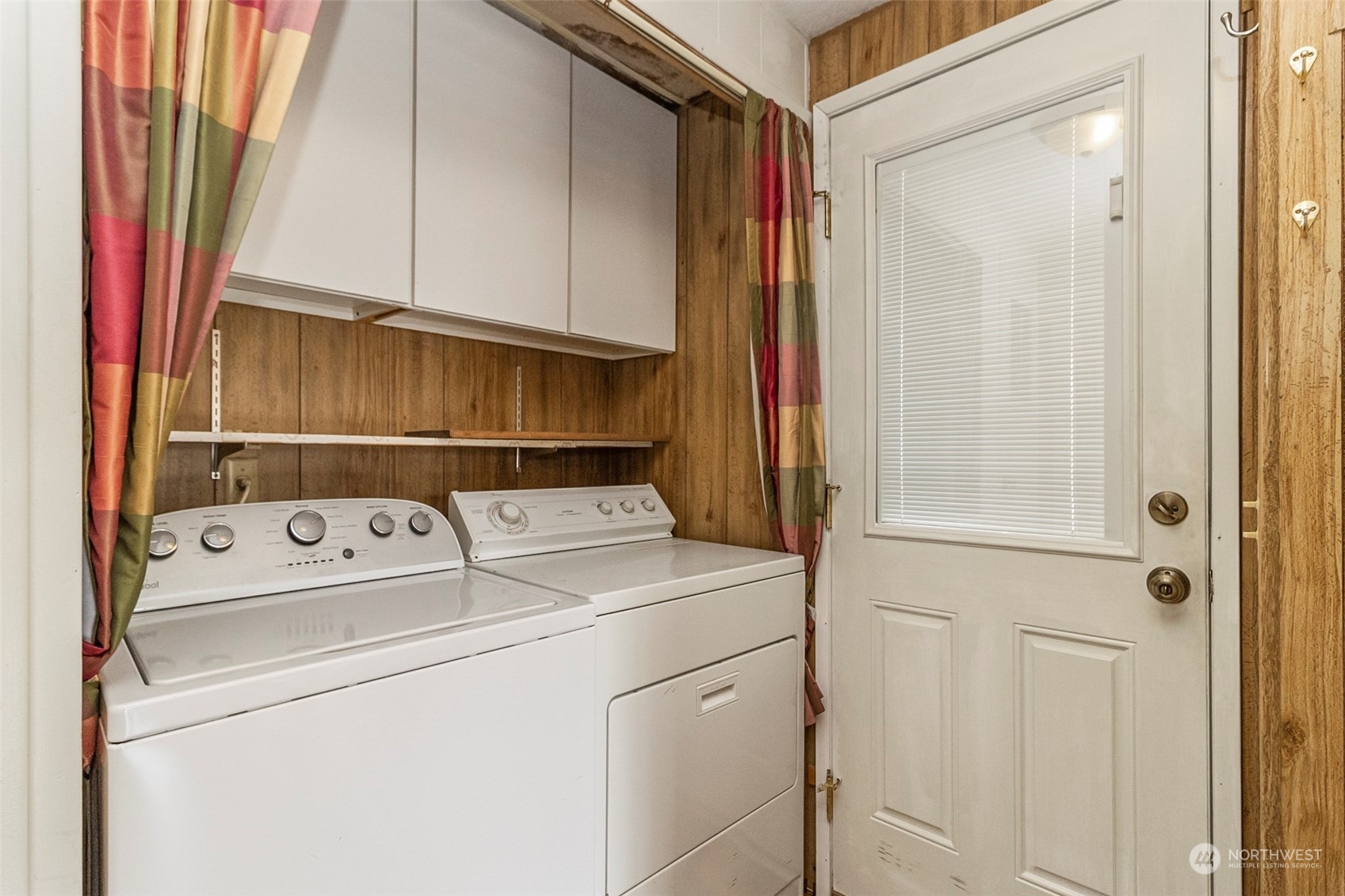 11622 Silver Lake Road, Unit 101 Everett, WA 98208 - Photo 27 of 40 a utility room with dryer and washer