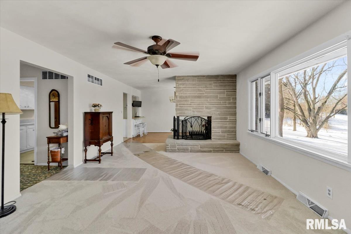 89 Greencastle Circle Springfield, IL 62712 - Photo 10 of 38 Gallery Image 10