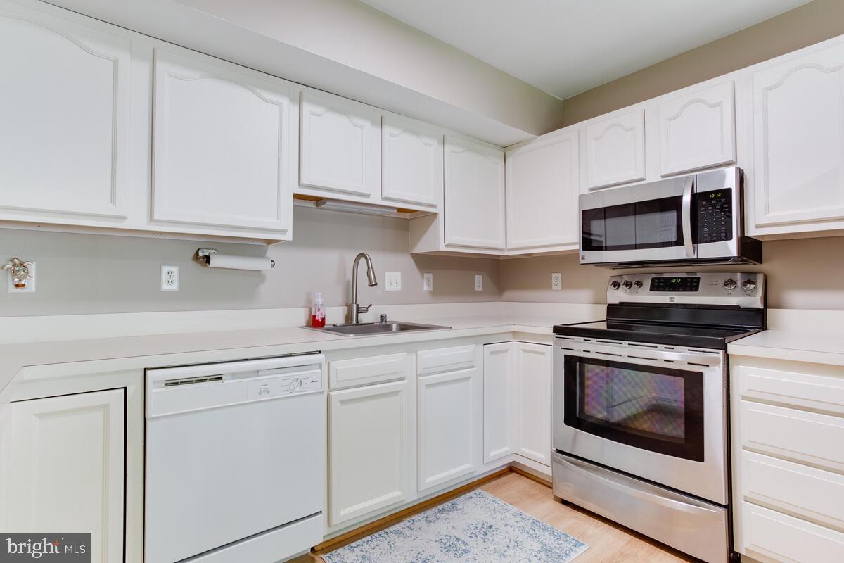 1642 Hilltop Road Edgewater, MD 21037 - Photo 12 of 34