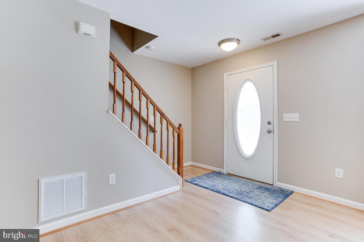 1642 Hilltop Road Edgewater, MD 21037 - Photo 17 of 34 Nice wide entry way!