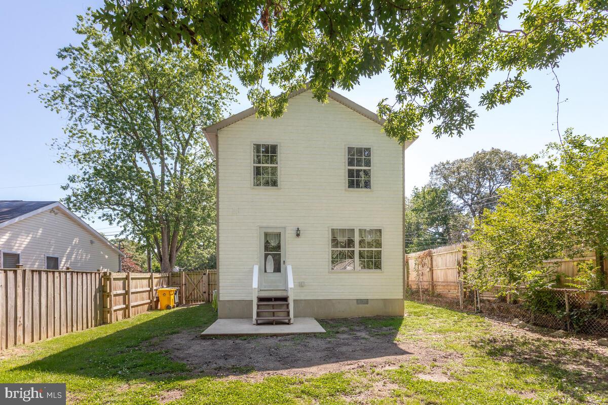 1642 Hilltop Road Edgewater, MD 21037 - Photo 6 of 34 Nice concrete pad for grill your veggies