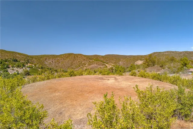 a view of a sky view