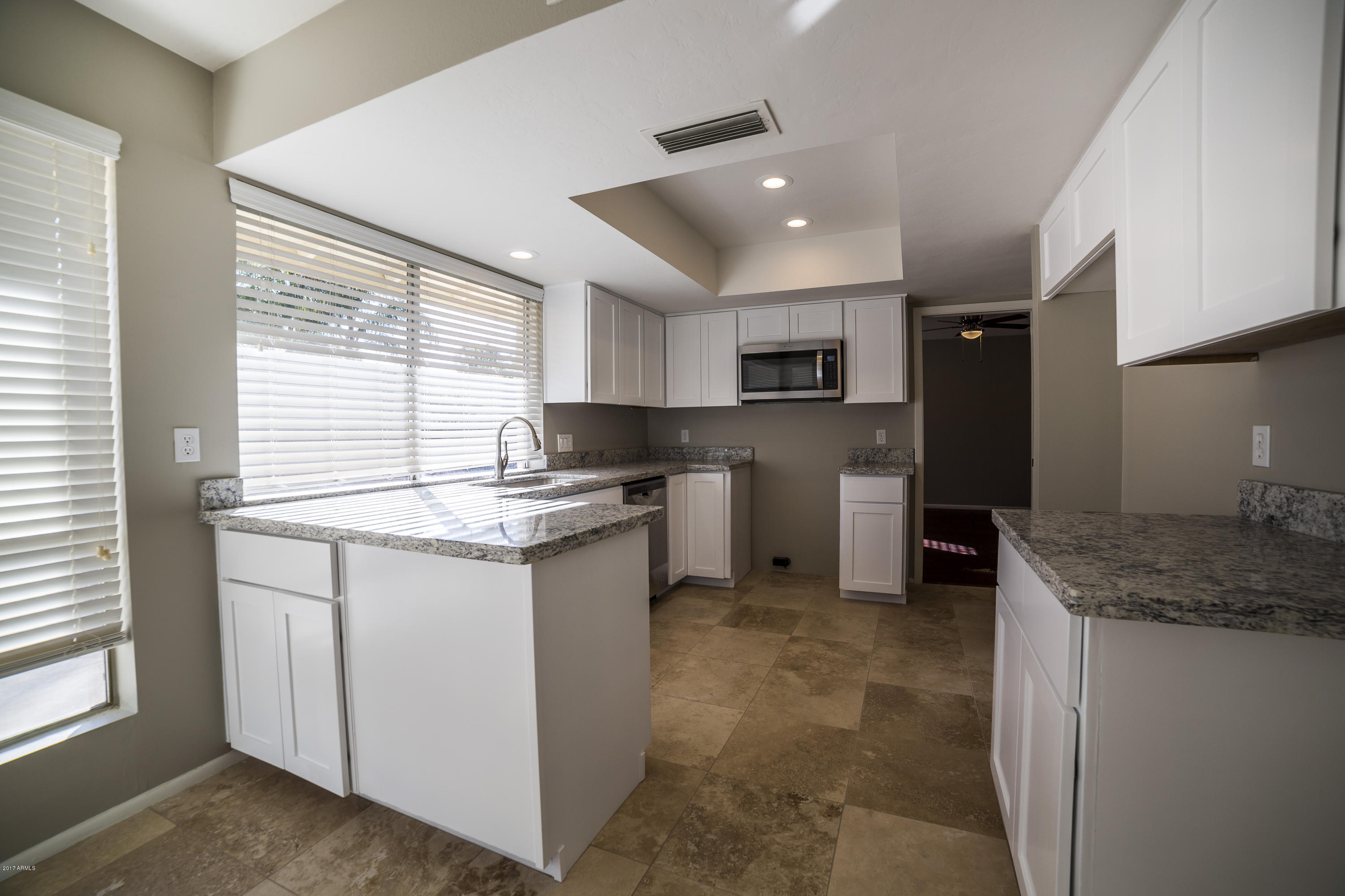 3337 East Las Rocas Drive Phoenix, AZ 85028 - Photo 7 of 27 New Travertine
